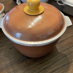 SET OF 2 KITCHEN FAIR POTS PICK UP TODAY