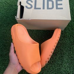 USED Yeezy Slide Enflame Orange Size 12 OG BOX