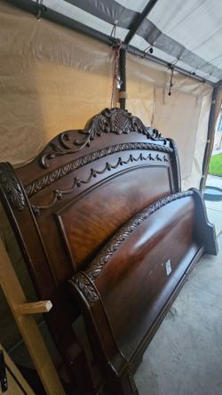 Queen head and footboard complete but no mattress