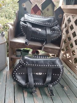 2002 Softail bags with hardware attached