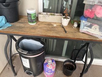 Outdoor Potting Bench with Metal Frame