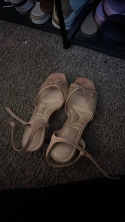 Kitten heels