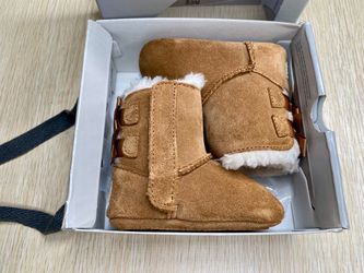 Uggs Bailey Bow Sz 0/1 -0/6 Months