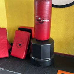 Wave Master Kicking Bag Free Standing