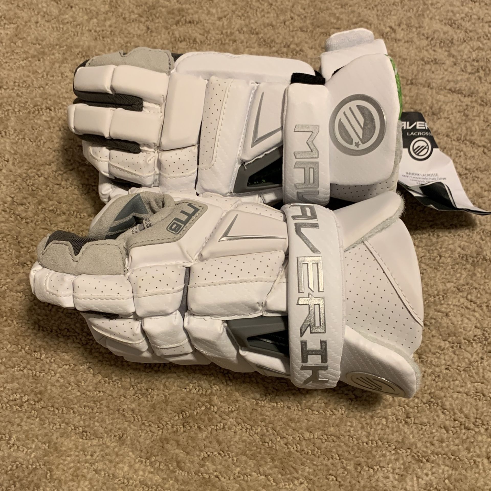 Maverick M6 Men’s White 13” Size L Lacrosse Gloves Brand New With Tags