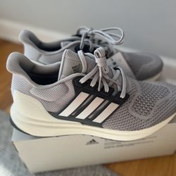 Adidas Ubounce size 10M