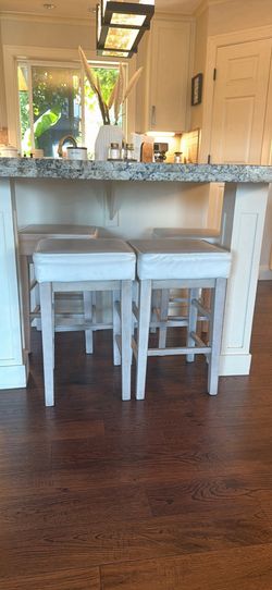 Barstool 25 inches