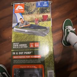 Tritech Twin Airbed w/ In & Out Pump
