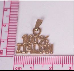 14kt Pendant that says 100percent Italian