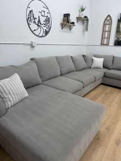Gray Ssctional Couch Free Delivery
