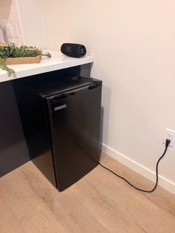 Tramontina Black Compact Mini Fridge