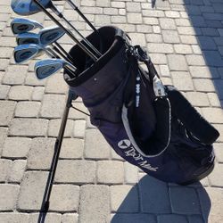 Set Of Men's Golf Clubs 