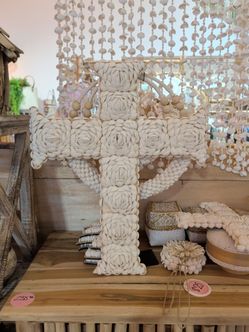Decorative Seashell Cross Wall Decor