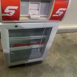 Mini Fridge Snap On Whit iPod Base Everything Works 