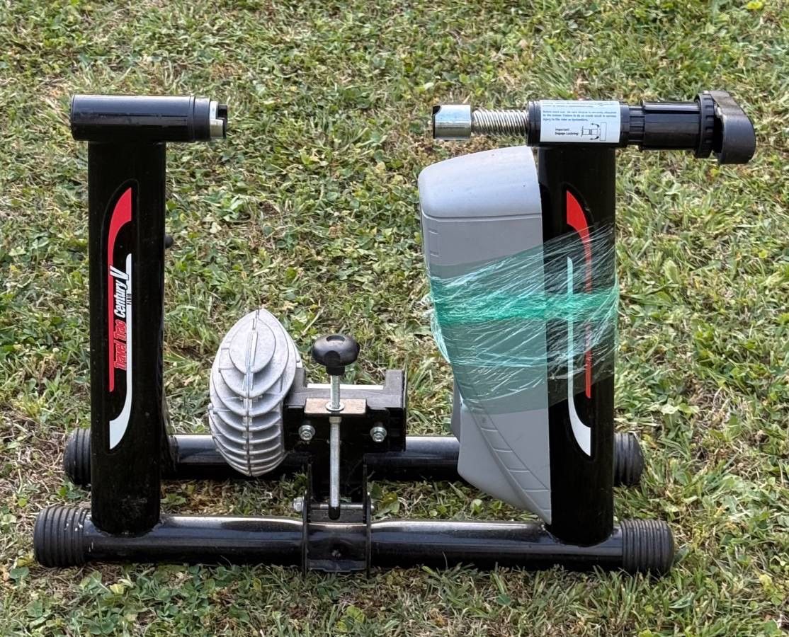 Travel Trac Century V Fluid Adjustable Resistance Indoor Bike Trainer