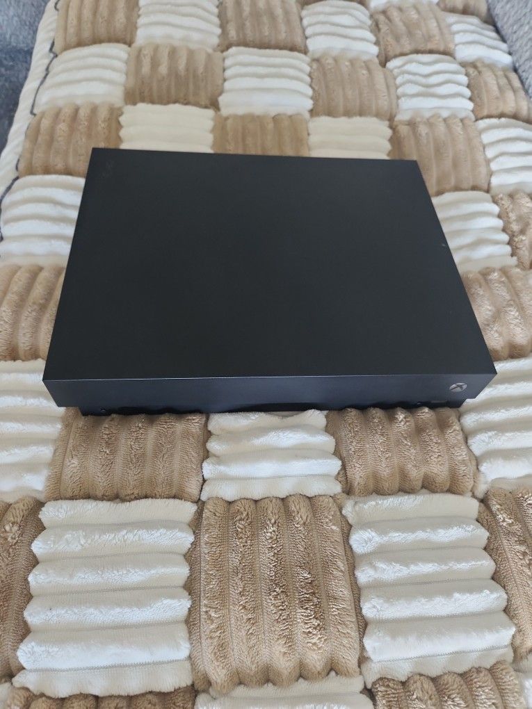 Xbox One With Controller & Games