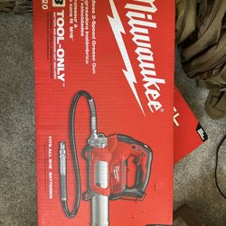Milwaukee M18 18V Lithium-Ion Cordless Grease Gun 2-Speed (Tool-Only)