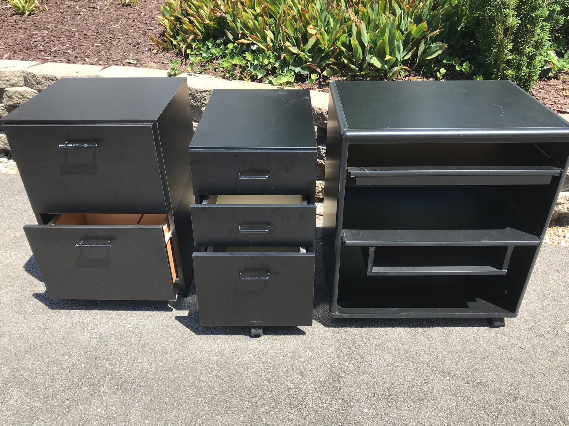 3 drawer lot 2 Deep door filing & 1 Open Faced Computer Desk