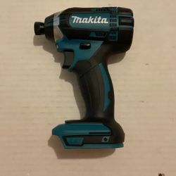 Brand New Makita 18 Volts 1/4” Impact Driver.        85 Firm on Price.       85 Firme en Precio.