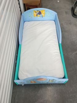 Toddler bed with mattress
