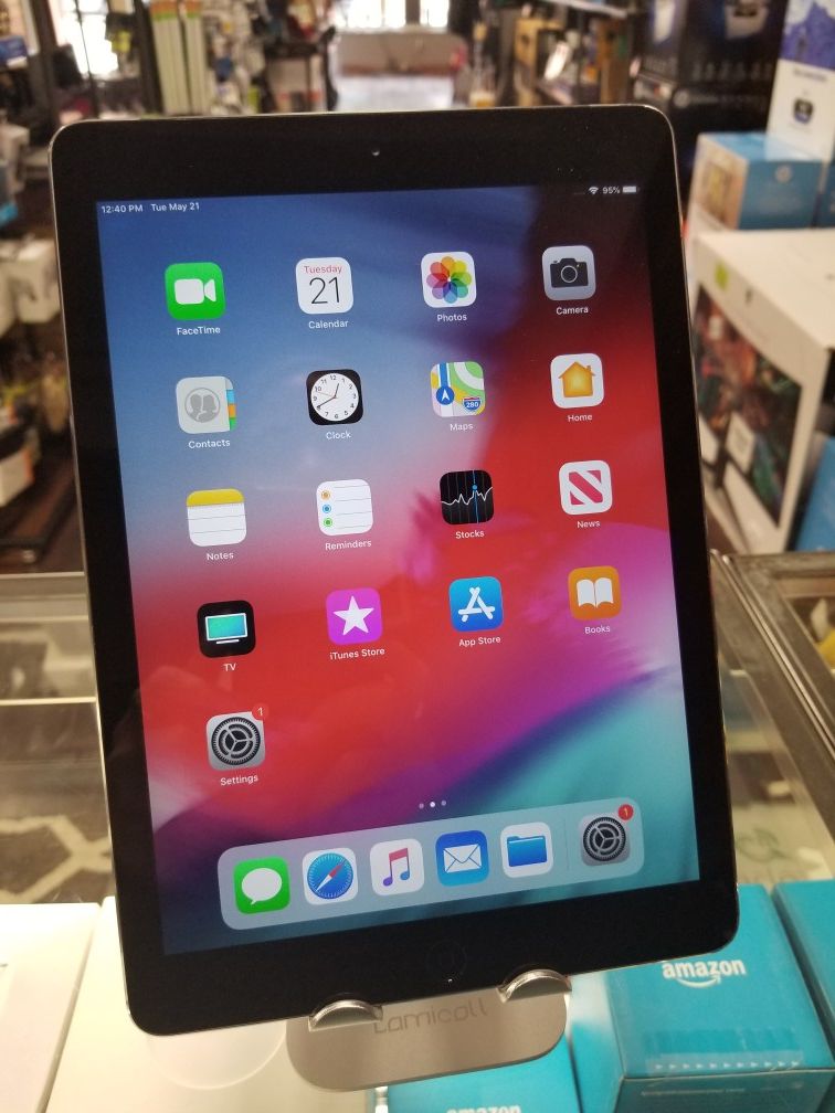 Apple iPad Air 32GB WiFi + Cellular UNLOCKED Verizon 9.7" Retina Model A1475 at RizTech in Medina