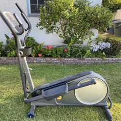 Gold Gym Elliptical Stride Trainer 410