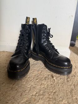 Dr. Martens Black Platforms Mens size 7/Womens size 9