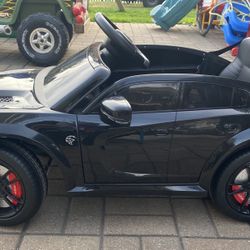 Kids Black Ride on car W/remote