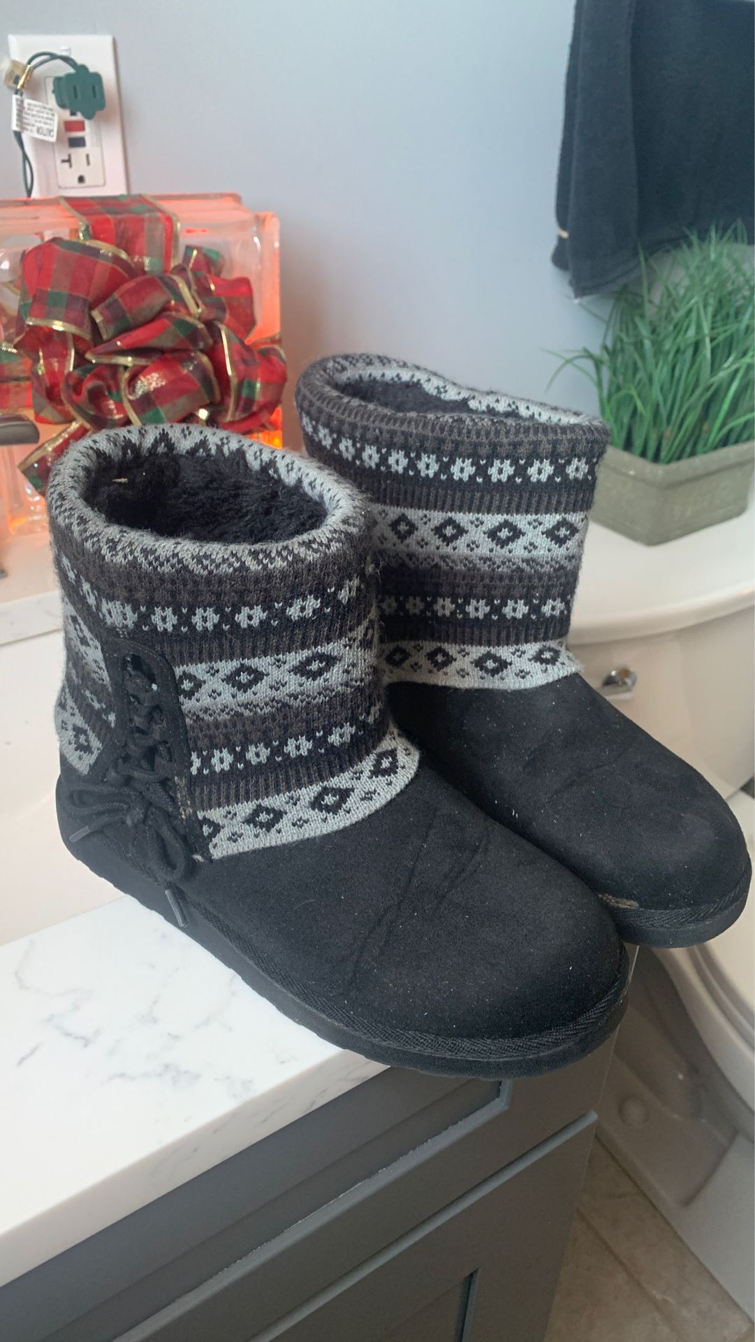 Women’s Costenza Black boots size 6.5