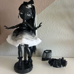 Rainbow High/Shadow High Dolls - Shanelle Onyx