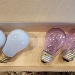 Sylvania 40W Light Bulbs (Lot of 4)
