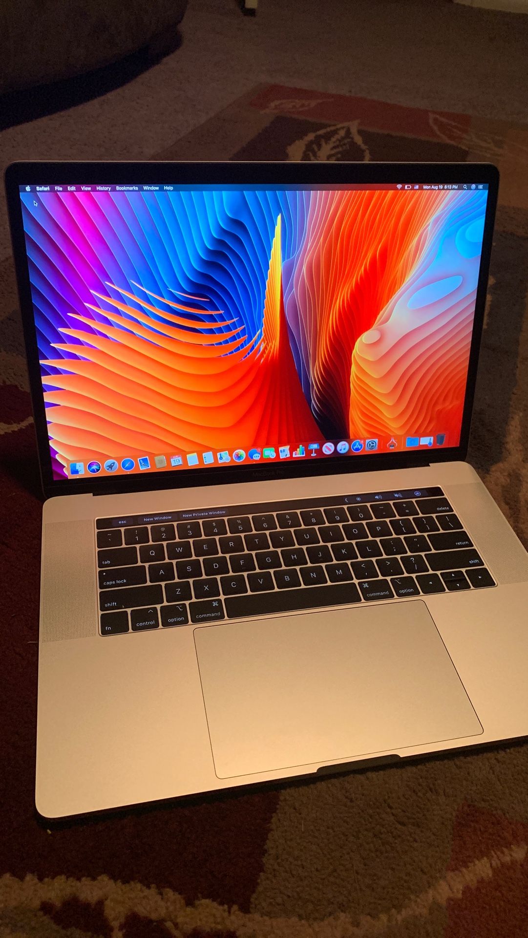 Apple MacBook Pro 15 Silver “2019” i9 512gb a1990