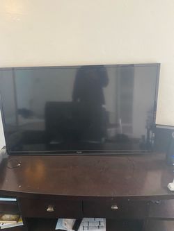 55in Smart TV Works Great Moving Sales