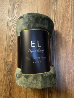 Elegant Living Plush Velvet Throw In Green