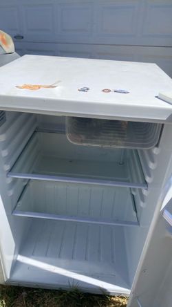 Mini refrigerator