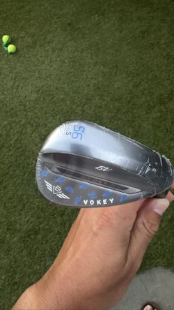Titleist SM10 Custom 56° Wedge