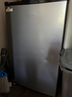 hisense mini fridge