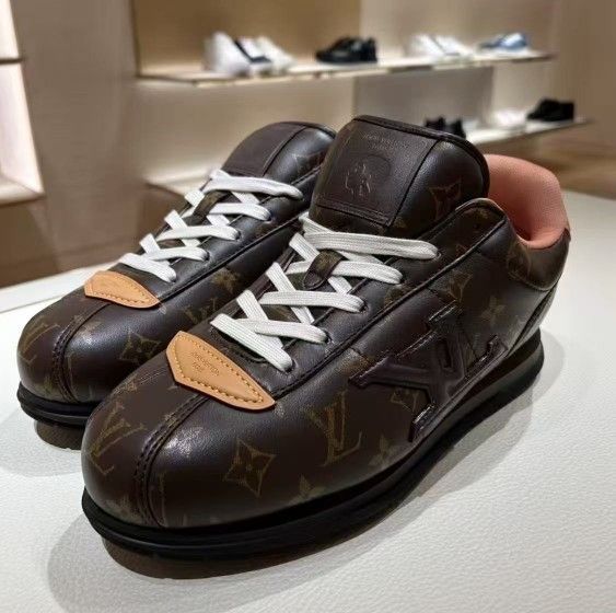 Cowhide and Sheep Leather Embossed Pattern Round Toe Lace-up Low-top Casual Shoes Unisex Dark Brown