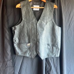 Leather motorcycle vest - men’s Large