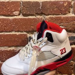 Jordan 5 Fire Red Size 8