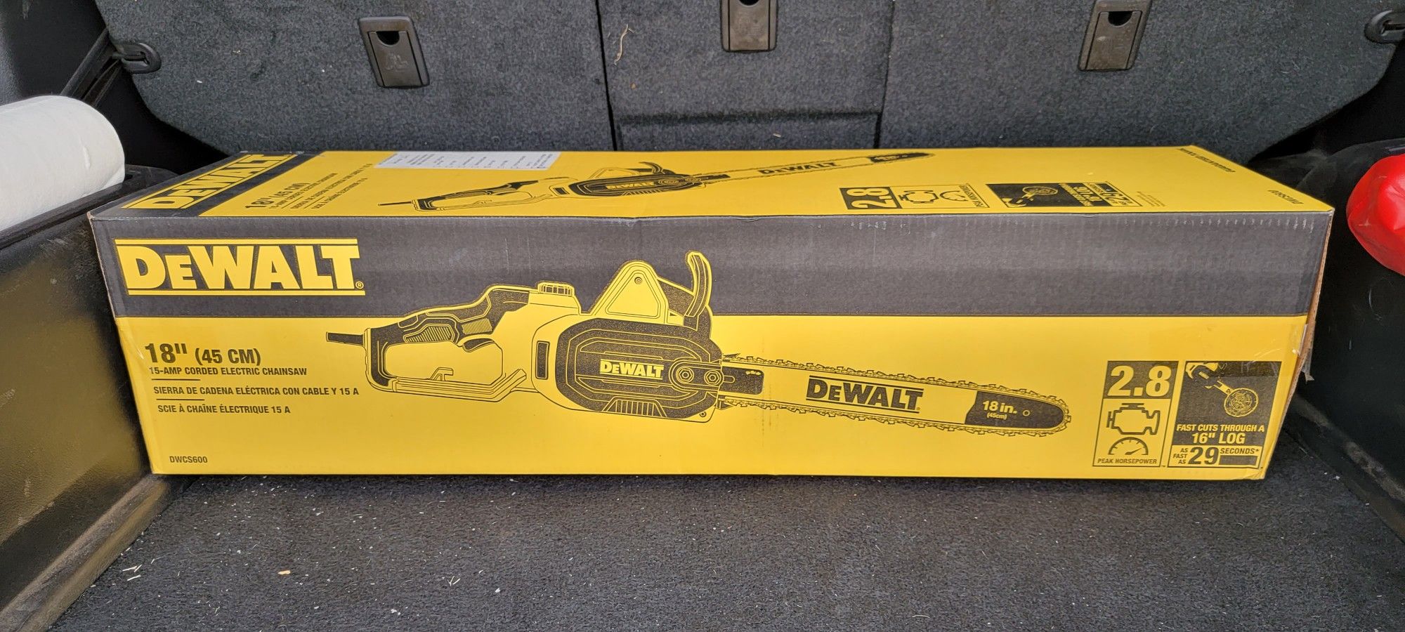 Chainsaw Dewalt 18 In. Corded