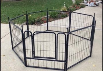 Metal dog pen (2x2 each panel )