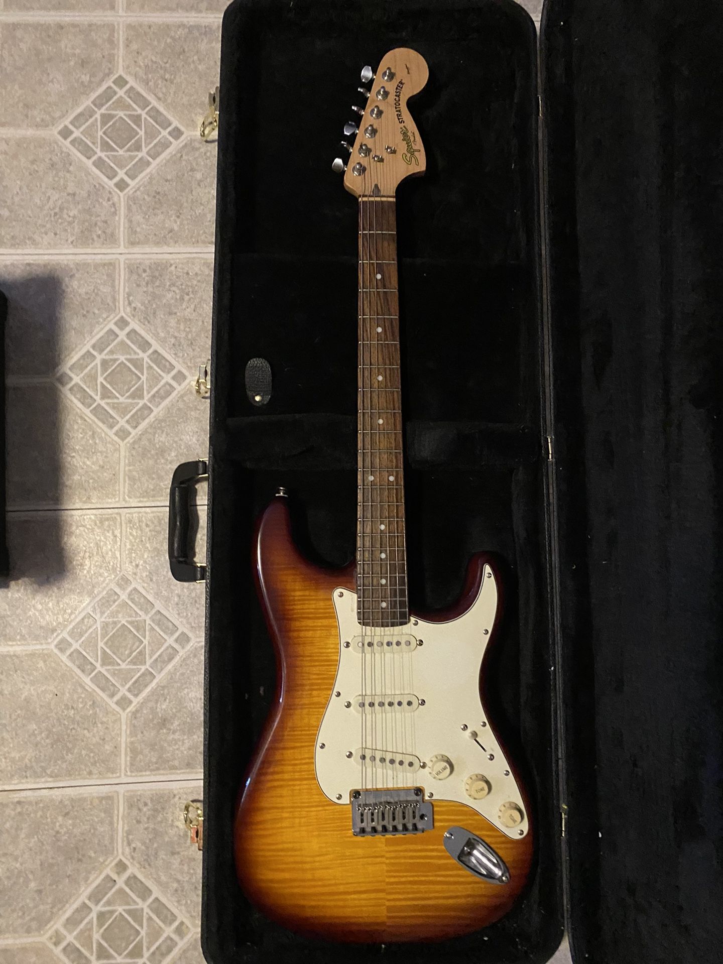 Fender Stratocaster  With Amp 