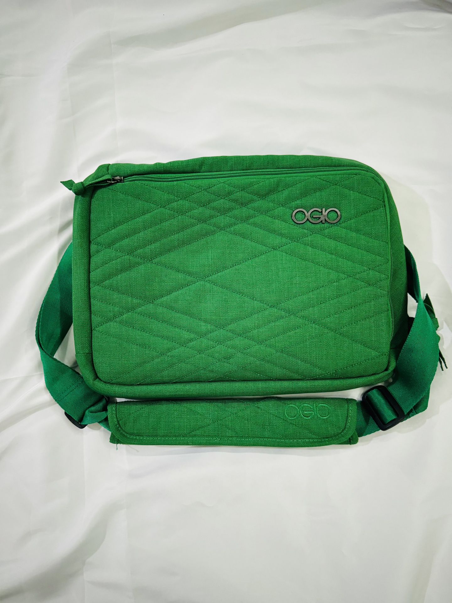GREEN Ogio Tribeca Over The Shoulder Messenger Pack or Carry Hand Bag Tide RARE