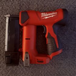 Milwaukee M12 23 Gauge Pin Nailer