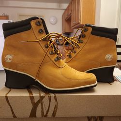 Women's Timberland Boots,Nice Condition 