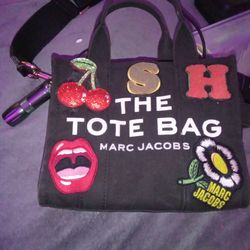 THE TOTE BAG BY MARC JACOBS