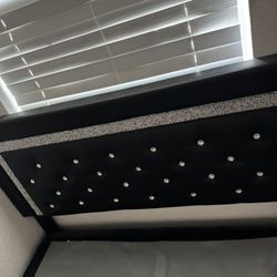 Full Size Bed Like New Includes Box Spring