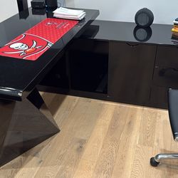 Luxury Modern L-Shaped Executive Desk - High Gloss Black