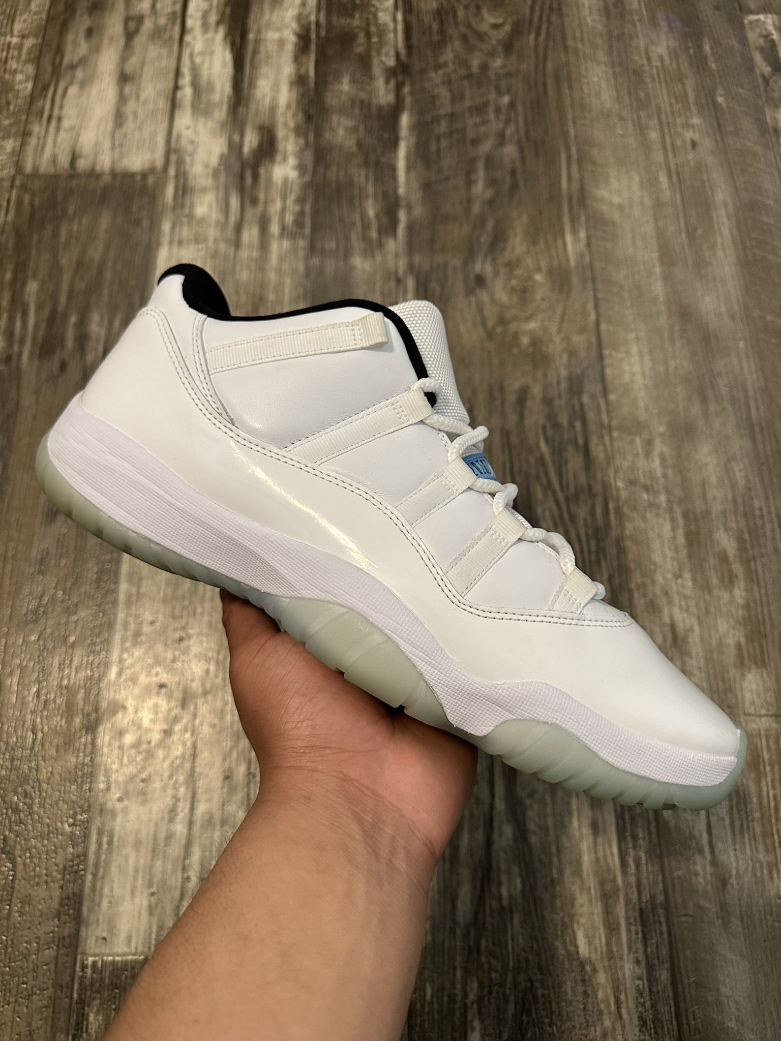 Jordan 11 Low “Legend Blue” (12)